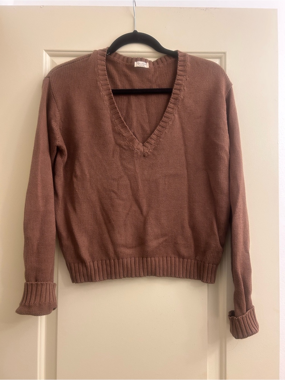 Brandy Melville V-Neck Women's Sweater in brown